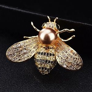 Vintage Bee Gold Brooch with Light Golden Brown Pearl